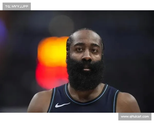 爱情甜蜜时刻!登哥与女友亲密贴面,哈登见证这份恩爱!(nba登哥是谁) 爱情甜蜜时刻!登哥与女友亲密贴面,哈登见证这份恩爱!(nba登哥是谁)